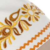 Čatajský čepiec - detail výšivky nad čelom