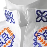 Mužská košeľa KRISTIÁN - detail zapínania šnúrkou na límci